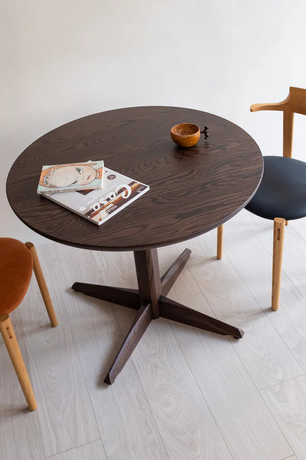 Round Table